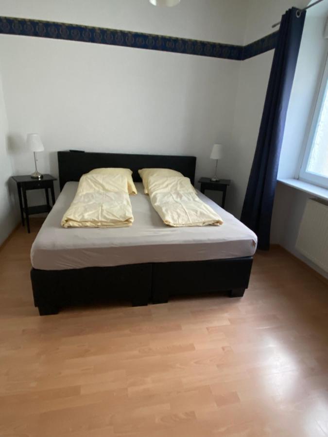 Fe Wo Am Alten Rathaus Andernach Kültér fotó