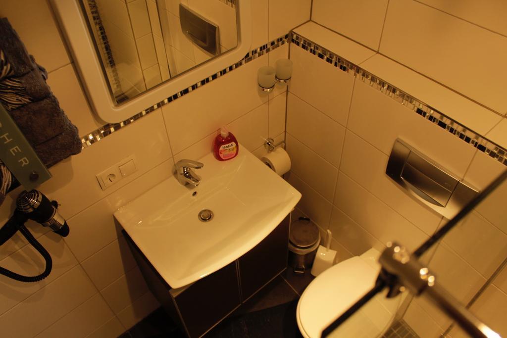 Fe Wo Am Alten Rathaus Andernach Szoba fotó