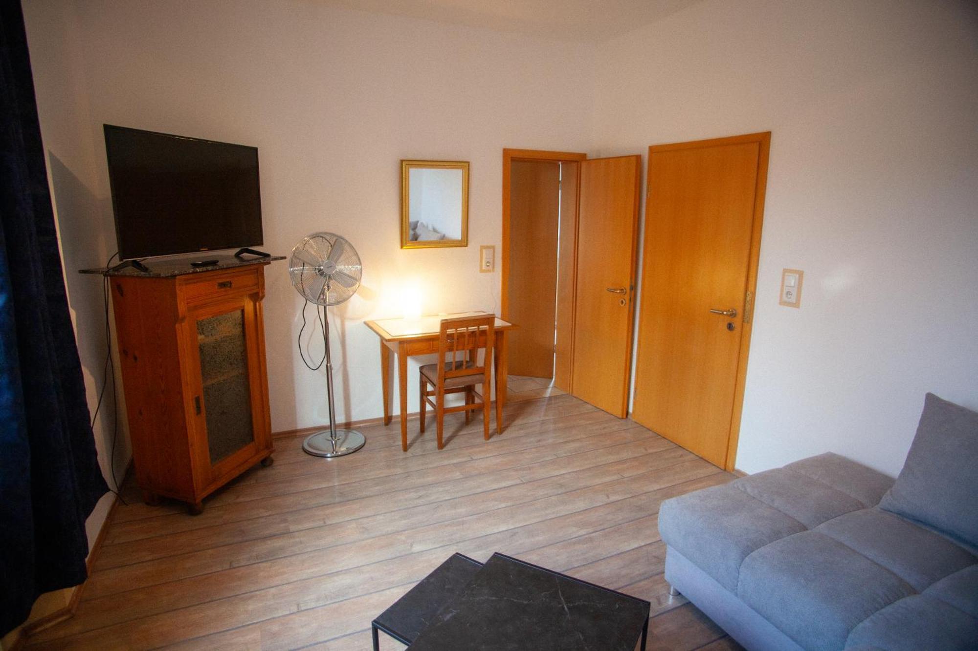 Fe Wo Am Alten Rathaus Andernach Kültér fotó